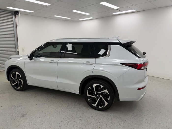2023 Mitsubishi Outlander Exceed ZM MY23 AWD White