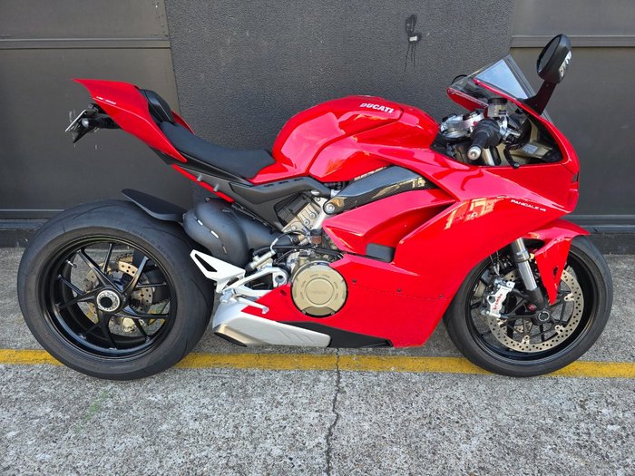 2019 DUCATI PANIGALE V4 RED