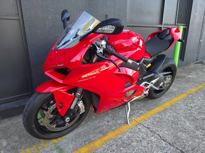2019 DUCATI PANIGALE V4 RED