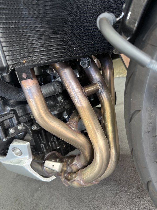 2025 Kawasaki Z900 (ZR900) Silver/Black