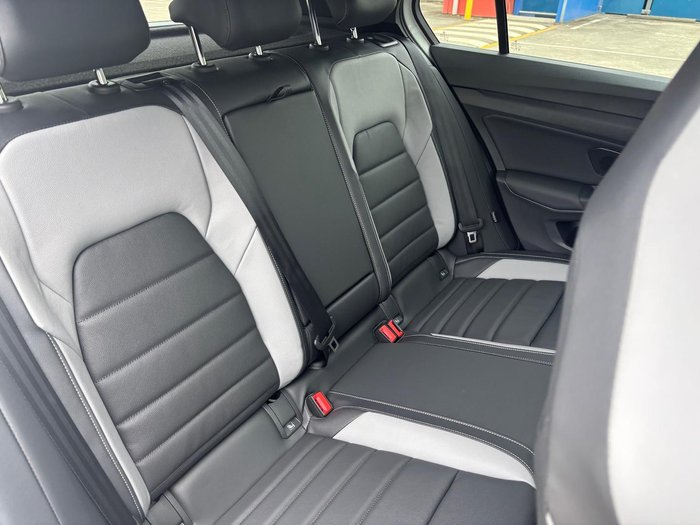 2025 Volkswagen Golf 110TSI R-Line