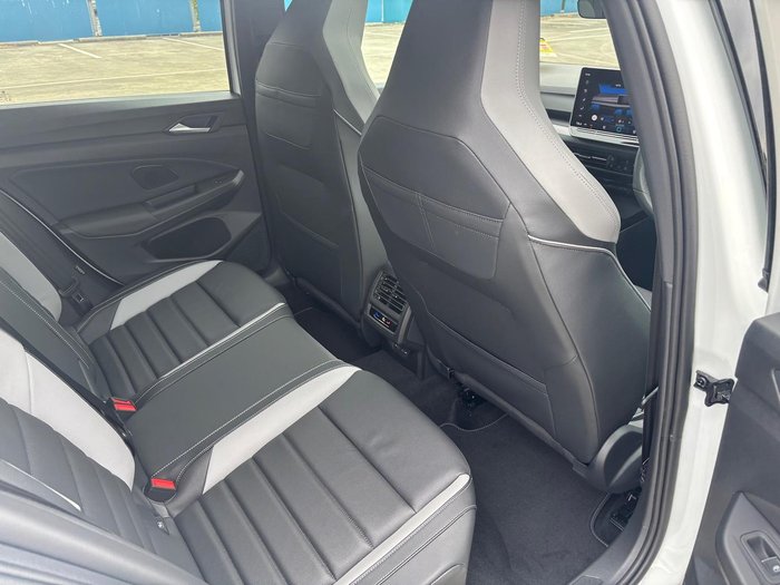 2025 Volkswagen Golf 110TSI R-Line