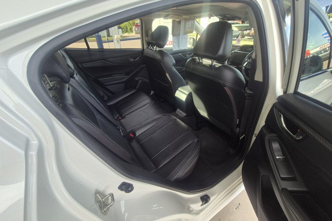 2017 SUBARU IMPREZA 2.0i-S (AWD)