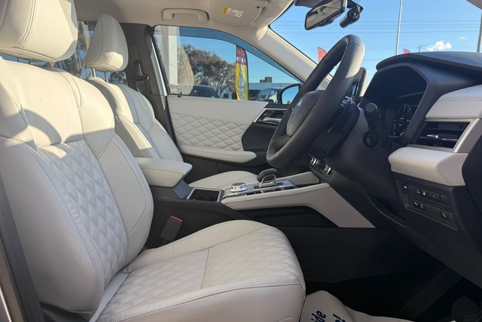 2023 Mitsubishi Outlander PHEV Exceed