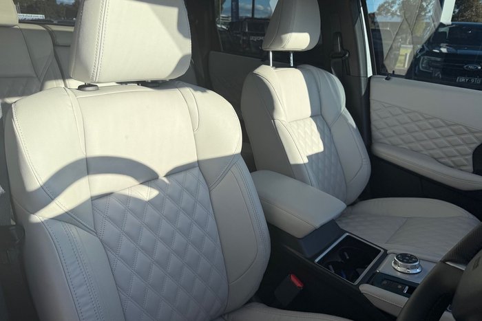 2023 Mitsubishi Outlander PHEV Exceed