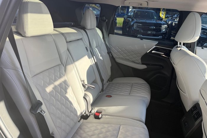 2023 Mitsubishi Outlander PHEV Exceed