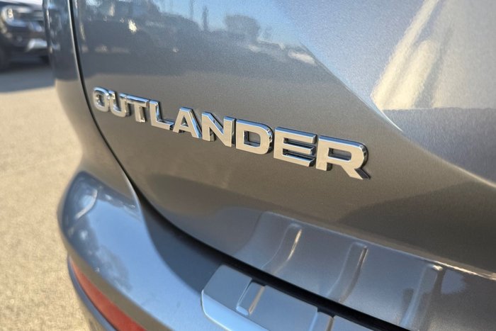 2023 Mitsubishi Outlander PHEV Exceed