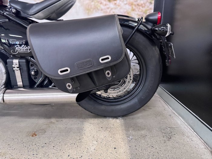 2017 Triumph BONNEVILLE BOBBER