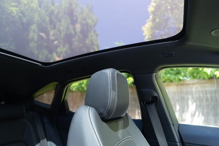 2024 Jaguar E-PACE P250 R-Dynamic SE