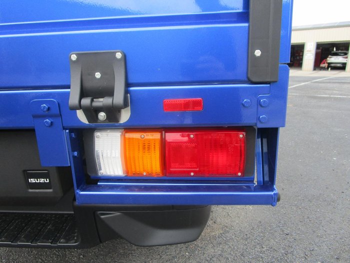 2025 Isuzu D-MAX SX