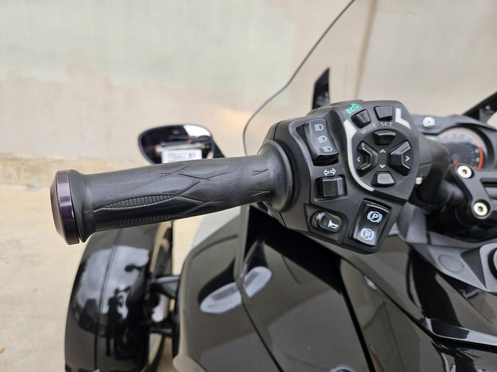 2015 Can-Am Spyder F3 SM6 Spyder F3 Black