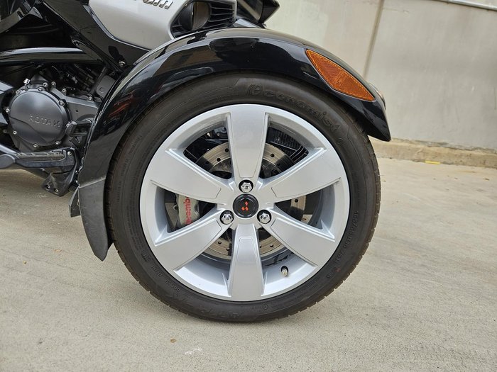 2015 Can-Am Spyder F3 SM6 Spyder F3 Black