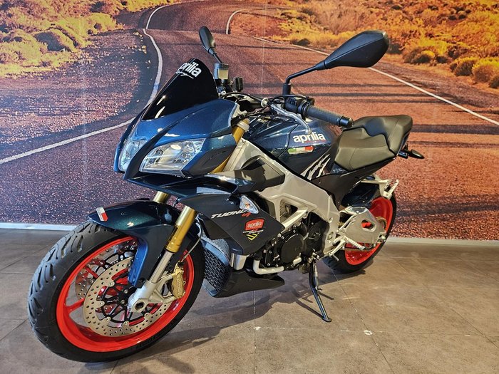 2016 Aprilia Tuono V4 1100 RR Tuono Black