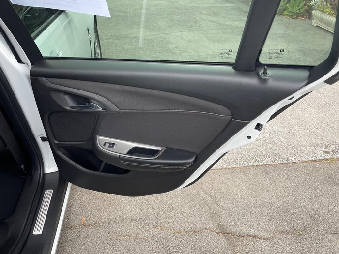 2015 Holden Commodore Evoke VF MY15 Heron White