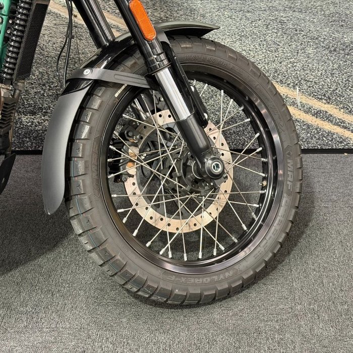 2025 Royal Enfield 2025 650CC INTERCEPTOR BEAR 650 Road White