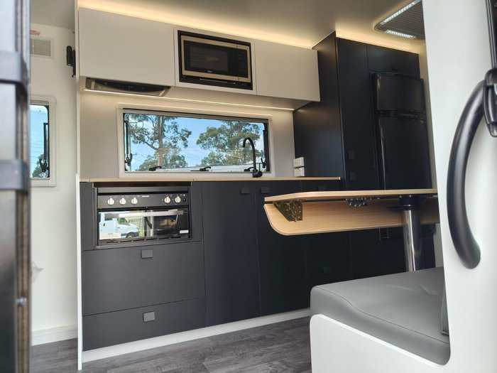 2025 New Age Caravans Road Owl 21' Ro21be