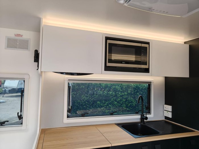 2025 New Age Caravans Road Owl 21' Ro21be