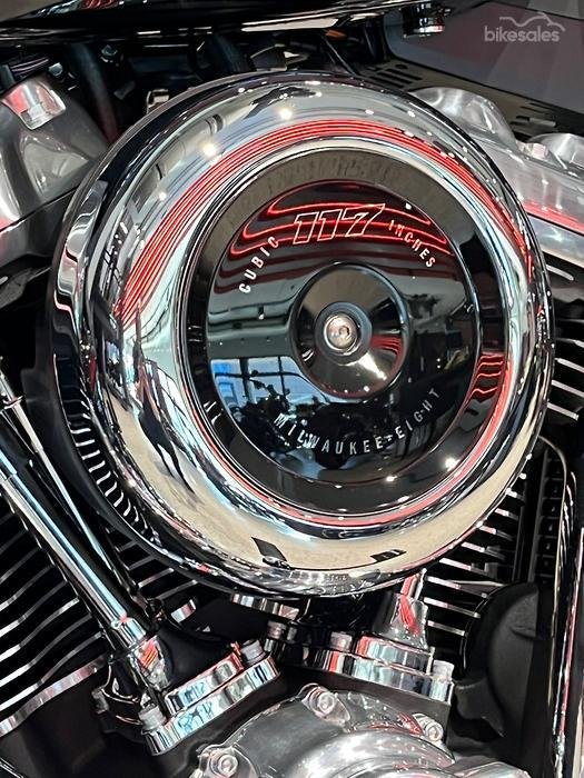 2025 Harley-Davidson Street Bob 117 (FXBB) Softail Black