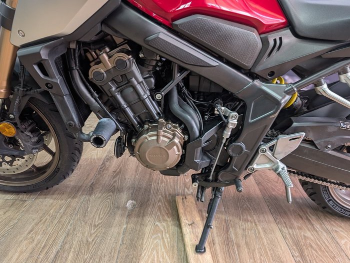 2020 Honda CB650R RED