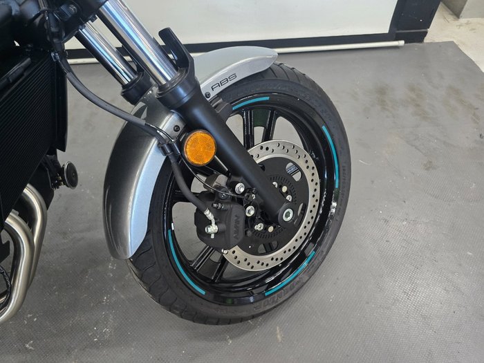 2025 Kawasaki VULCAN S CAFE SILVER