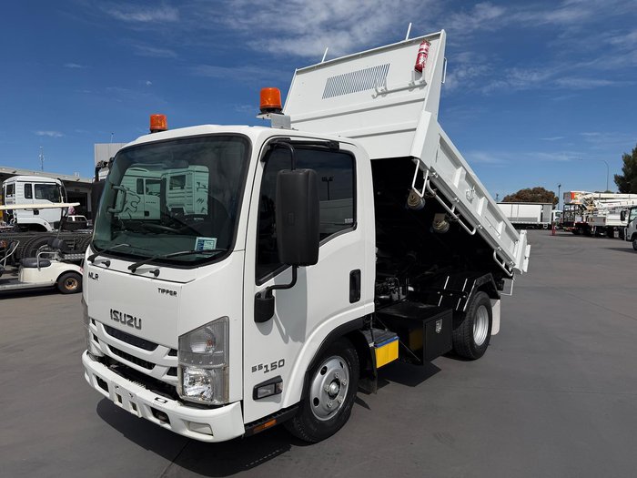 2016 Isuzu Nlr 45-150 NLR 55/45-150 Tipper