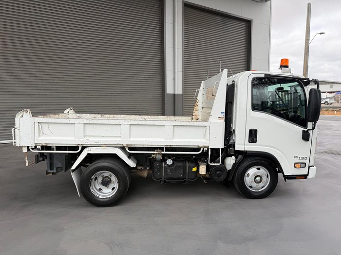 2016 Isuzu Nlr 45-150 NLR 55/45-150 Tipper