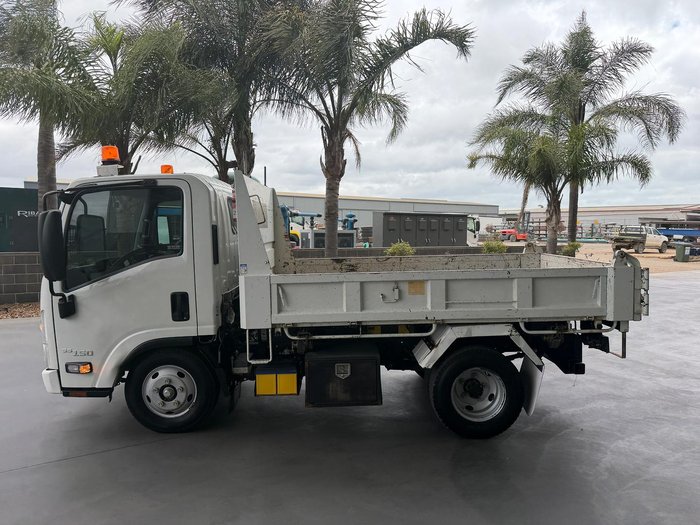 2016 Isuzu Nlr 45-150 NLR 55/45-150 Tipper