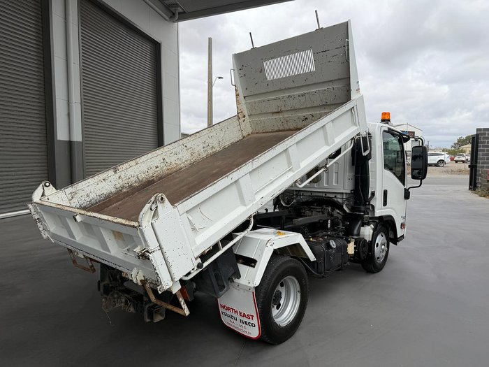 2016 Isuzu Nlr 45-150 NLR 55/45-150 Tipper
