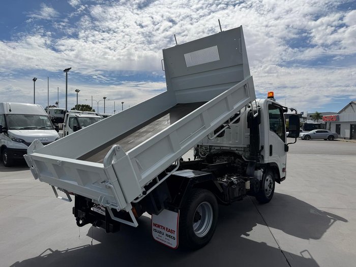 2016 Isuzu Nlr 45-150 NLR 55/45-150 Tipper
