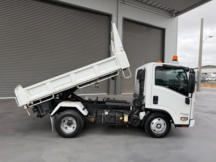 2016 Isuzu Nlr 45-150 NLR 55/45-150 Tipper