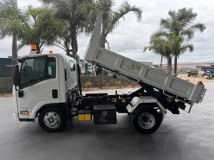 2016 Isuzu Nlr 45-150 NLR 55/45-150 Tipper