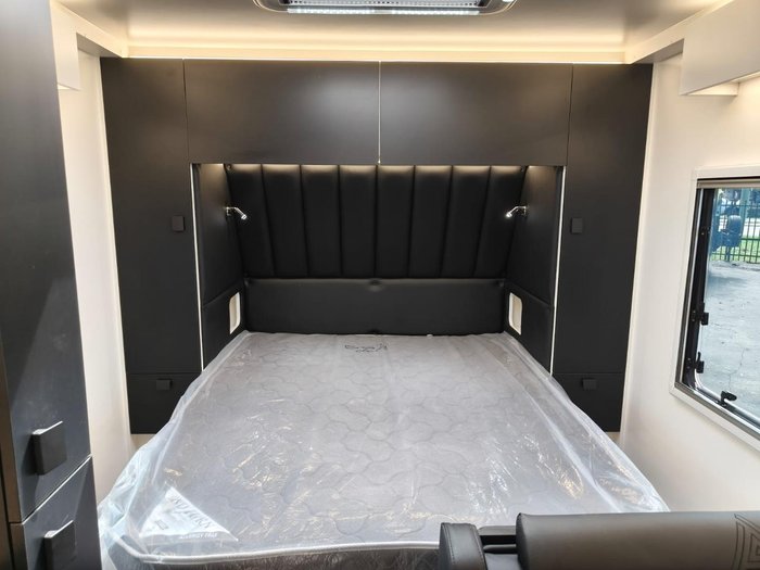 2025 New Age Caravans Oz Classic 20E