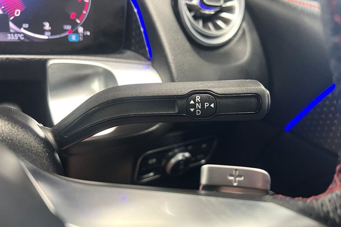 2025 Mercedes-Benz GLB-Class GLB200