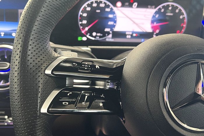 2025 Mercedes-Benz GLB-Class GLB200