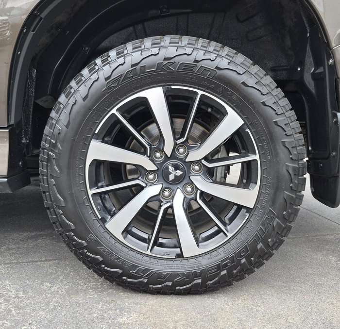 2016 Mitsubishi Pajero Sport Exceed