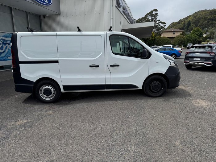 2020 Mitsubishi Express GLX