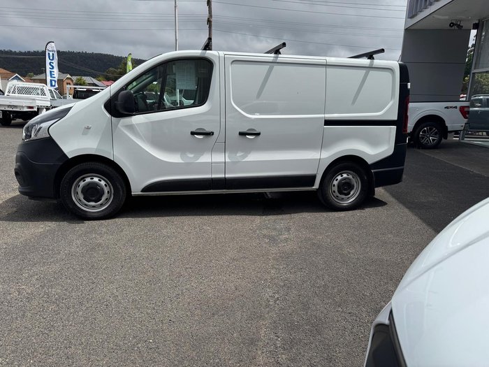 2020 Mitsubishi Express GLX