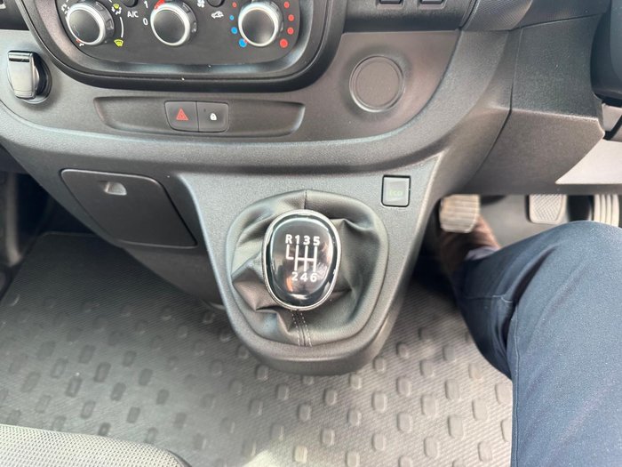2020 Mitsubishi Express GLX