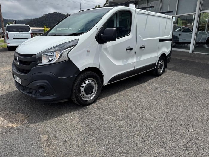 2020 Mitsubishi Express GLX