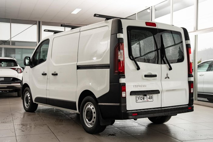 2020 Mitsubishi Express GLX