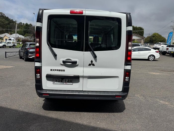 2020 Mitsubishi Express GLX