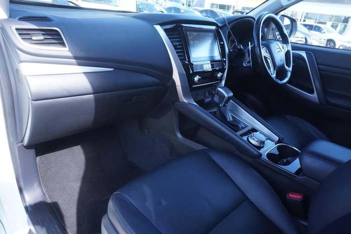 2020 Mitsubishi Pajero Sport GLS