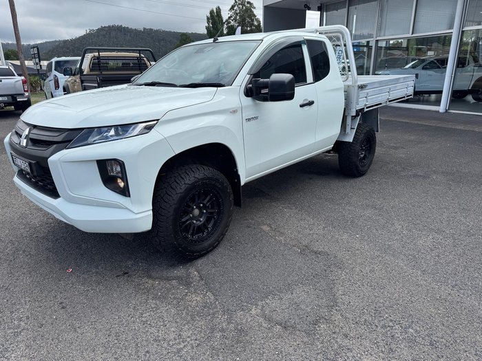 2018 Mitsubishi Triton GLX ADAS