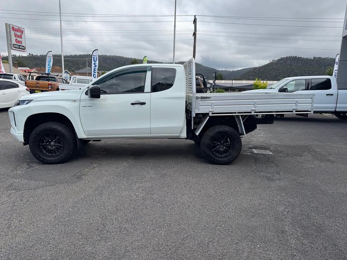 2018 Mitsubishi Triton GLX ADAS