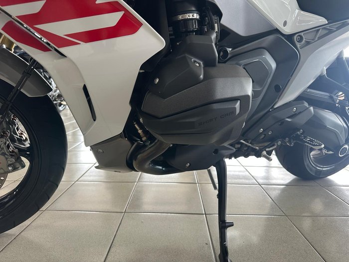 2025 BMW R 1300 RS Performance R 1300 White