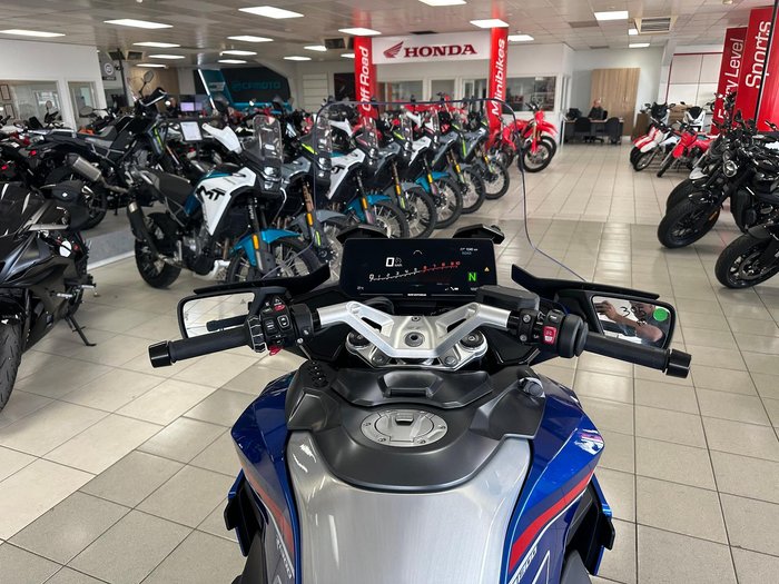 2025 BMW R 1300 RT Impulse