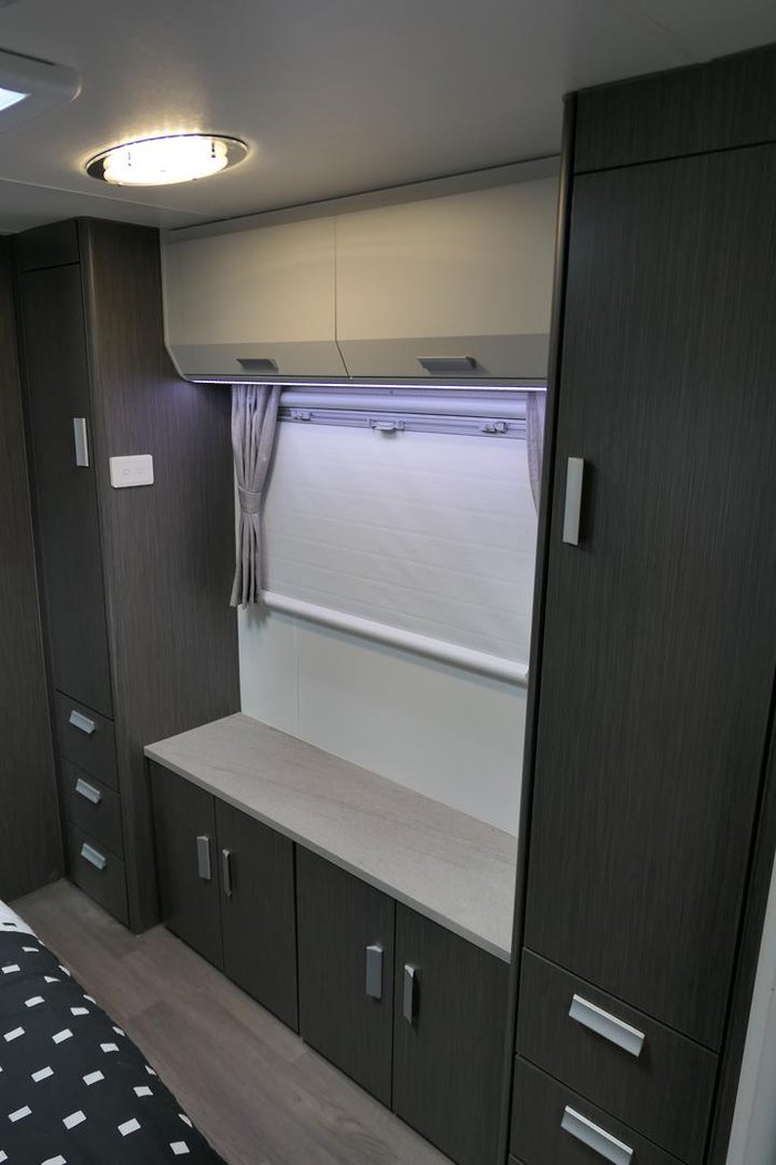 2018 Jayco Journey Slide-Out 21.66-3