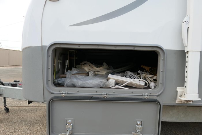 2018 Jayco Journey Slide-Out 21.66-3