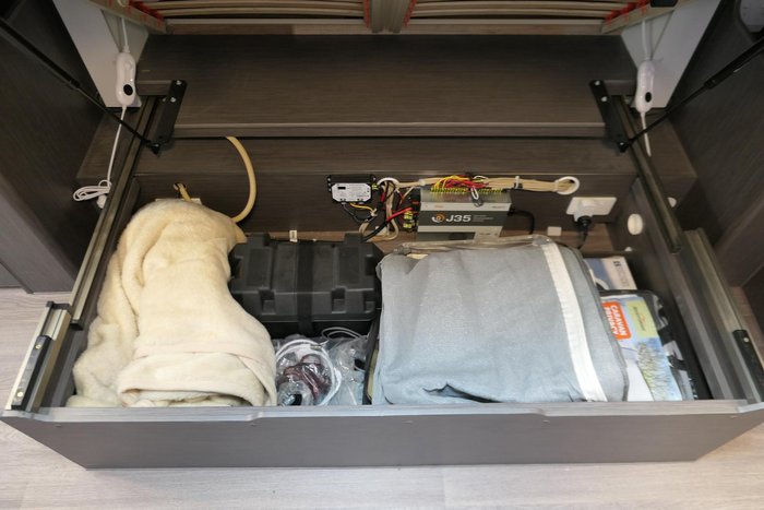 2018 Jayco Journey Slide-Out 21.66-3