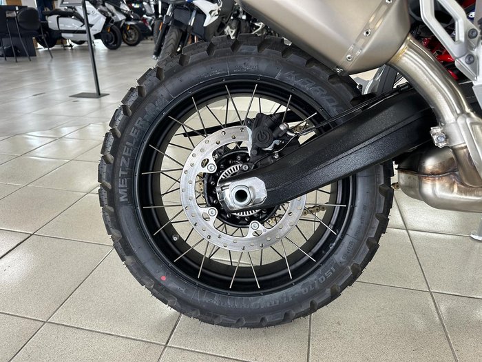 2025 BMW F 900 GS Enduro F 900 Yellow